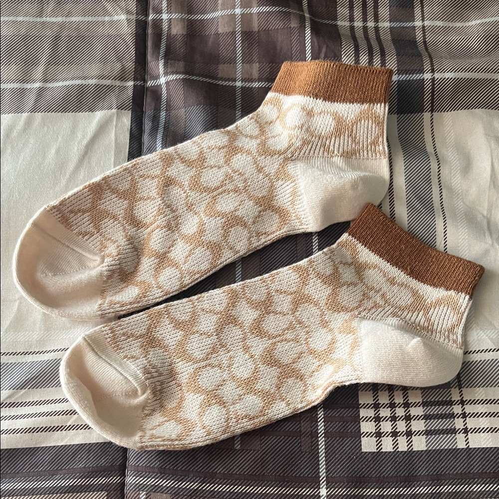Set of two Coach Signature Ankle Socks Patterned Brown and Cream